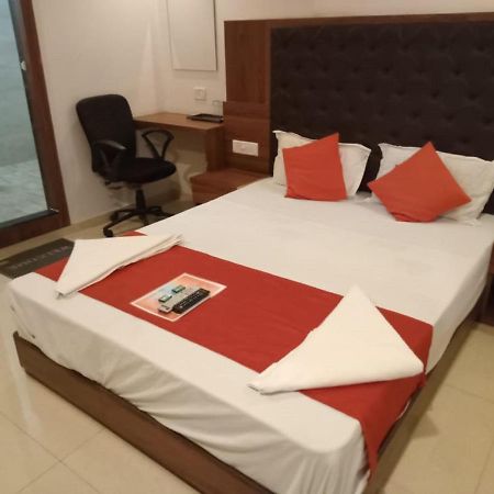 Hotel Sai Deep Lodging By Wb Inn نافي مومباي المظهر الخارجي الصورة