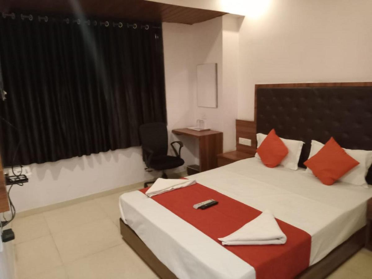 Hotel Sai Deep Lodging By Wb Inn نافي مومباي المظهر الخارجي الصورة